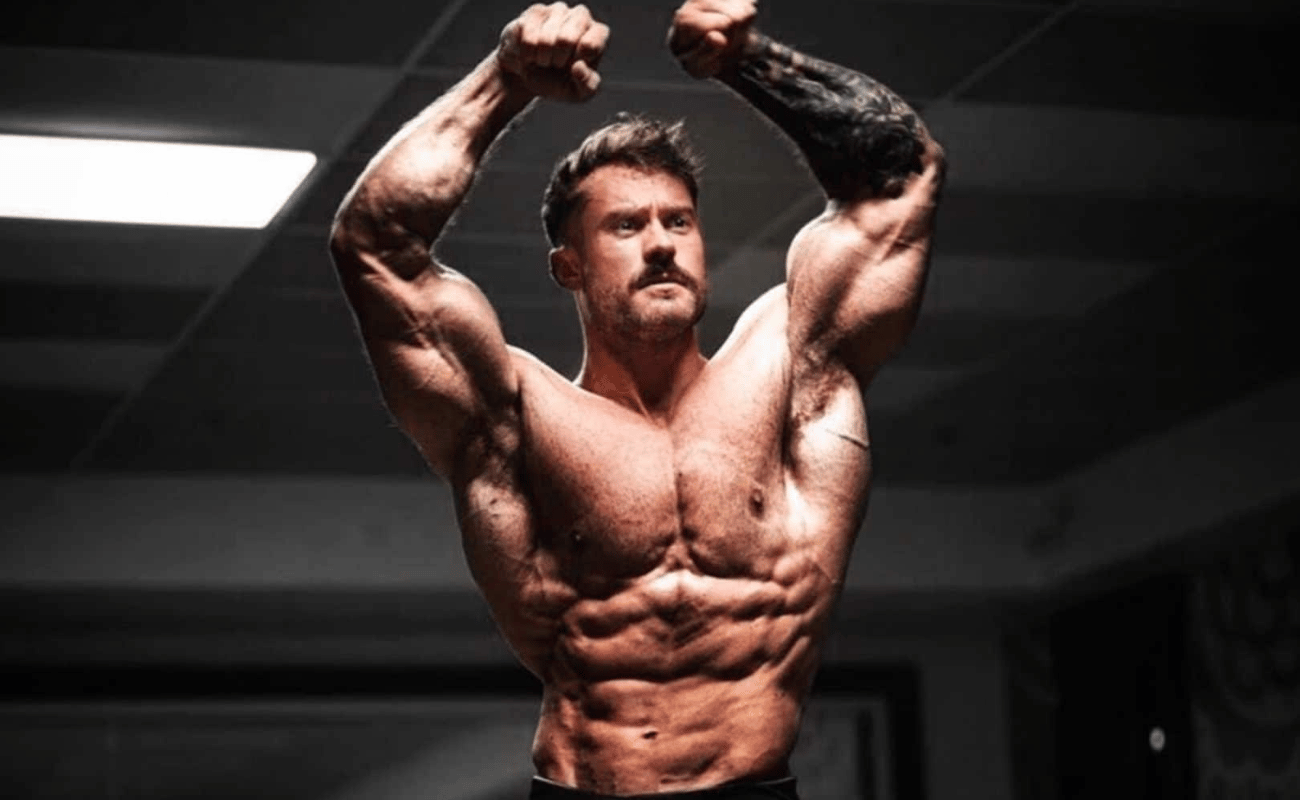 how much does cbum weigh